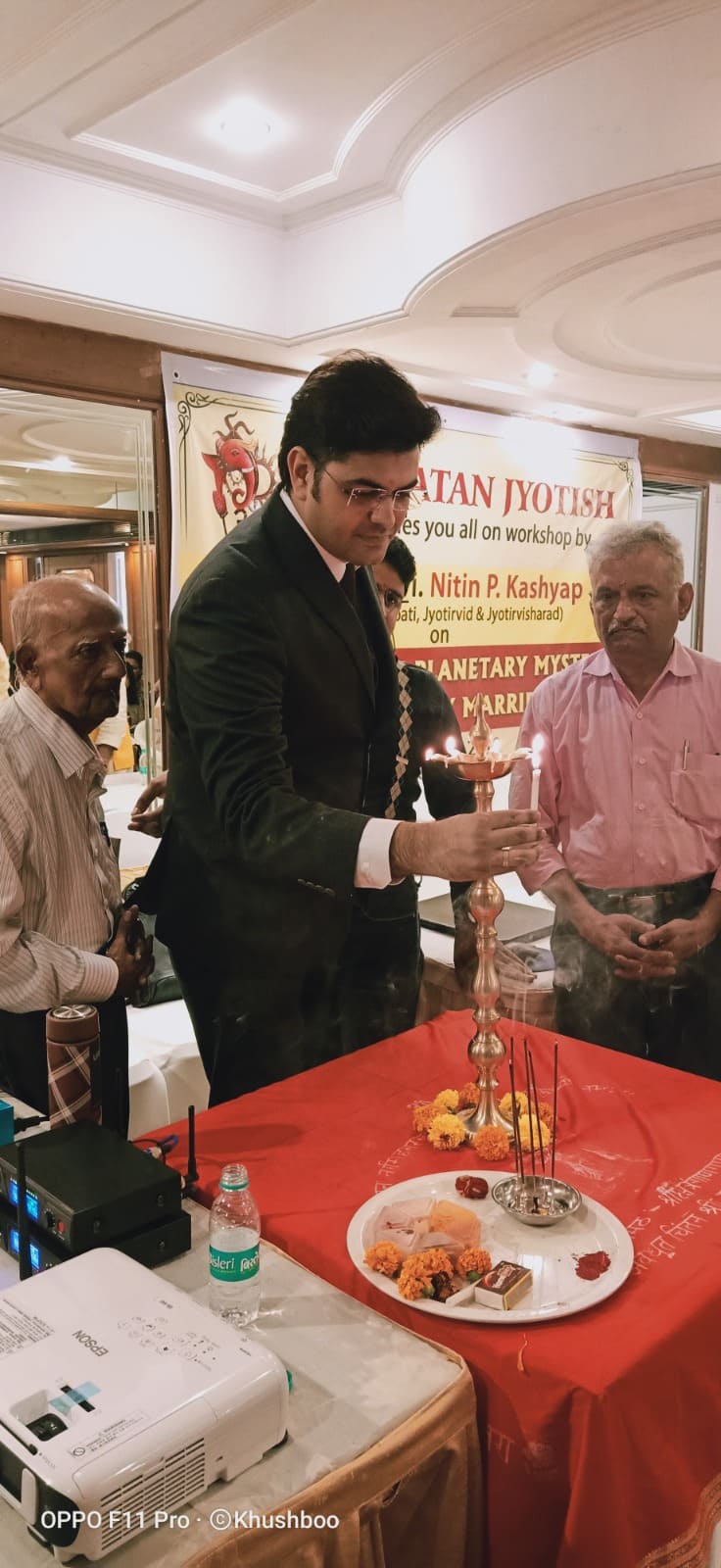 Jayraj Bhatt, Vedic and KP astrologer in Mumbai